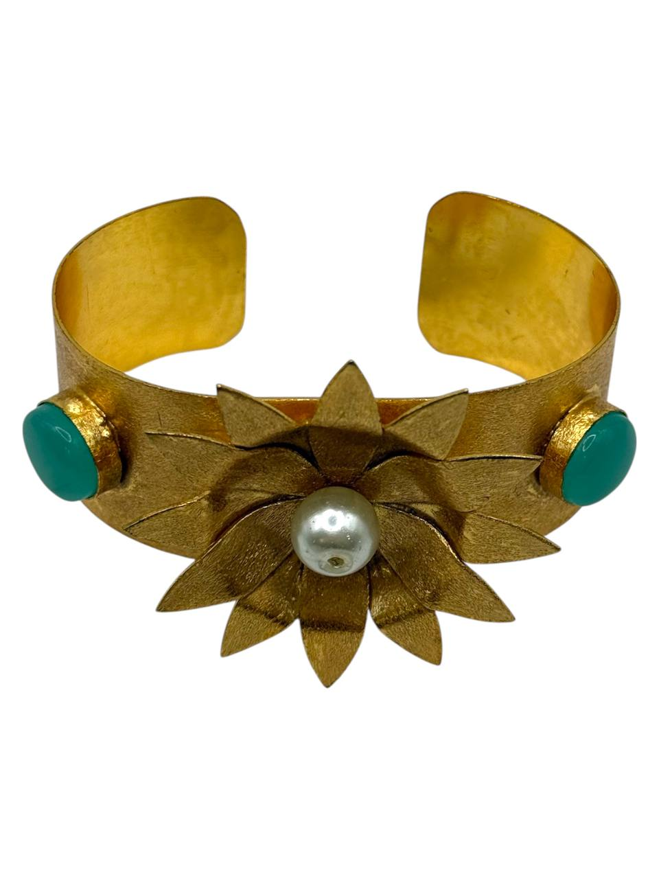 Позолоченный браслет с натуральным камнем.